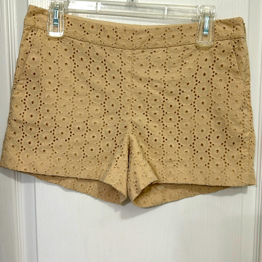 Kenar Women’s Shorts Size 6 “Khaki” or tan color LIKE NEW!